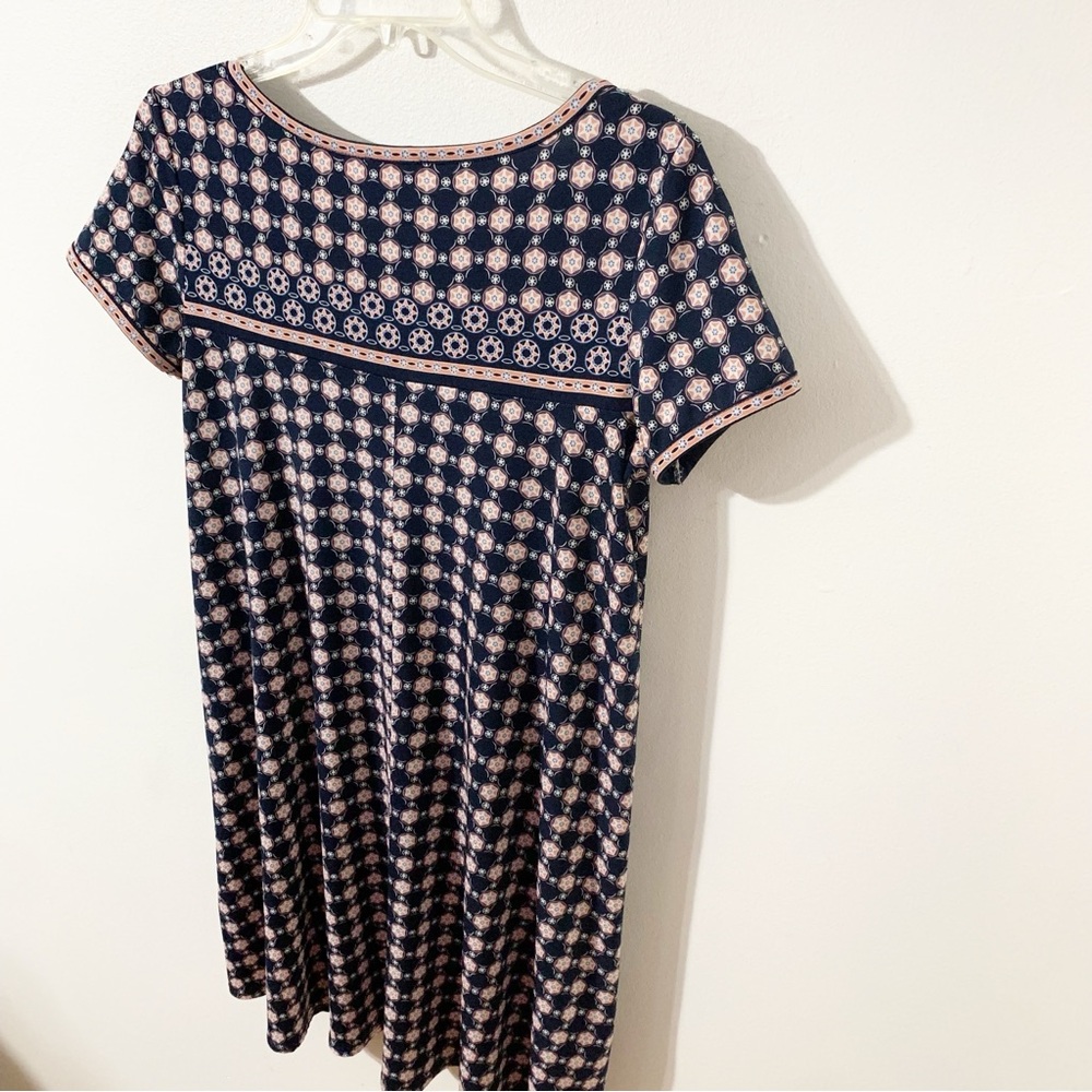 Max Studio Multicolor Geometric Pattern Short Sleeve Dress Keyhole Style 6912W64 - Picture 3 of 9